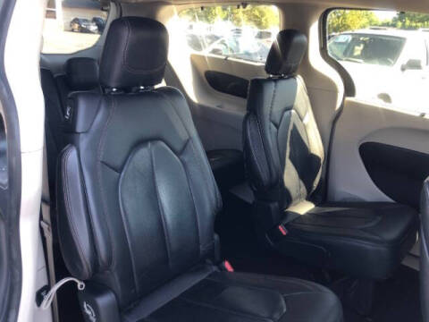 2017 Chrysler Pacifica Touring-L Plus