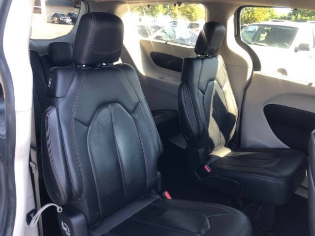 2017 Chrysler Pacifica Touring-L Plus