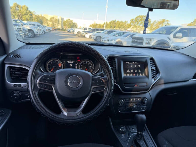 2019 Jeep Cherokee Latitude