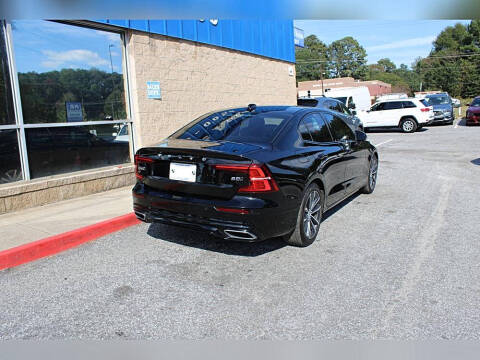 2022 Volvo S60 B5 Momentum