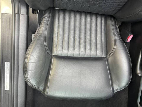 2004 Ford Thunderbird Deluxe