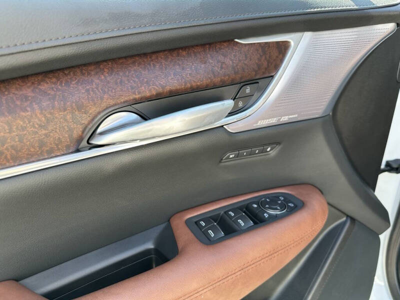 2025 Cadillac XT5 Sport