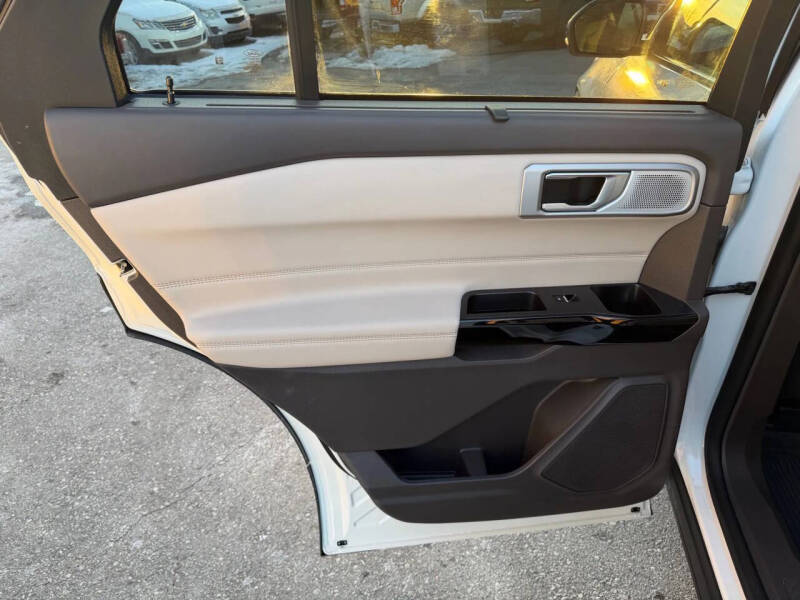 2023 Ford Explorer Platinum