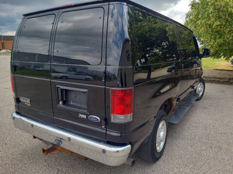2011 Ford E-Series E-350 SD XLT