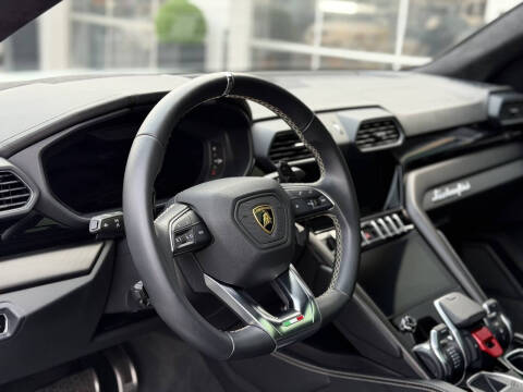 2022 Lamborghini Urus