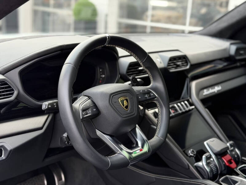 2022 Lamborghini Urus
