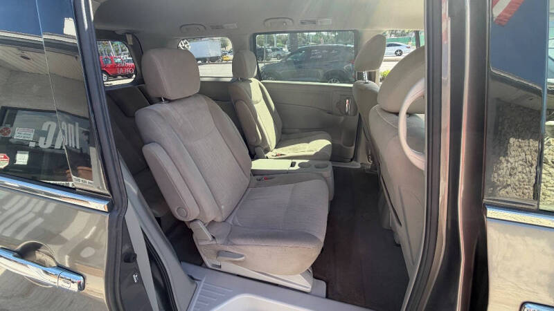 2017 Nissan Quest SV