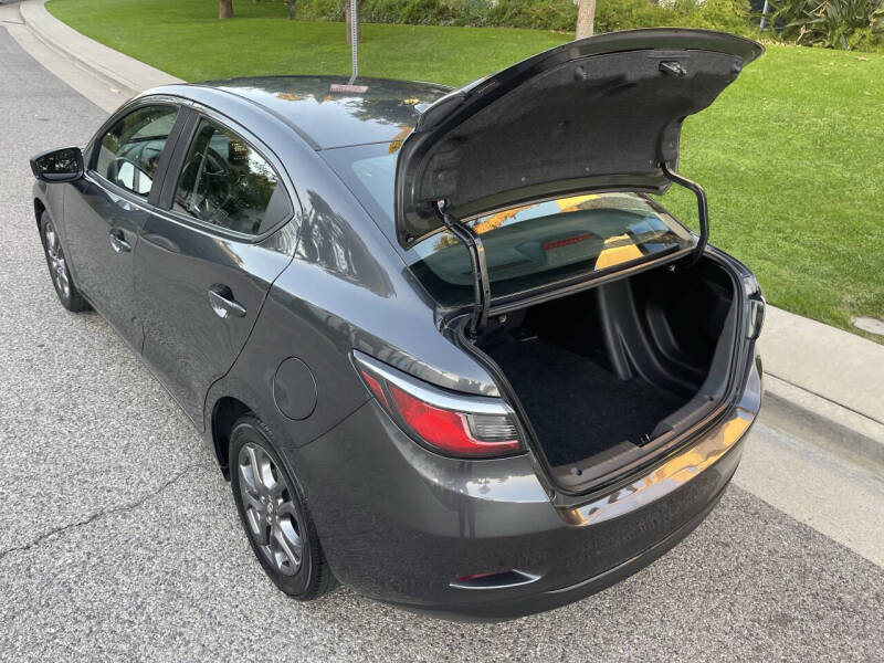 2019 Toyota Yaris XLE