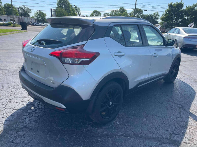 2020 Nissan Kicks SR