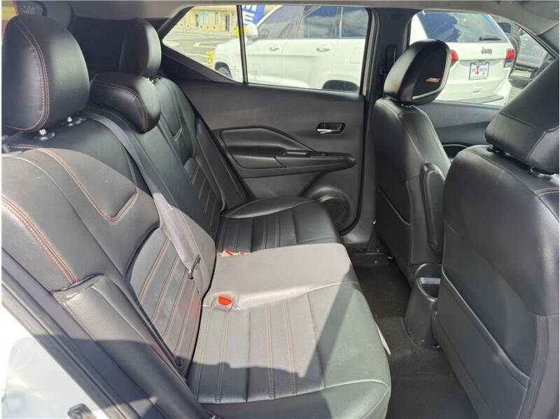 2020 Nissan Kicks SR