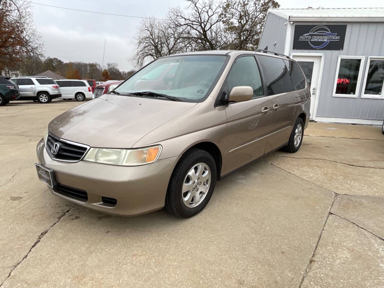 2003 Honda Odyssey for sale at Auto Connection in Waterloo, IA