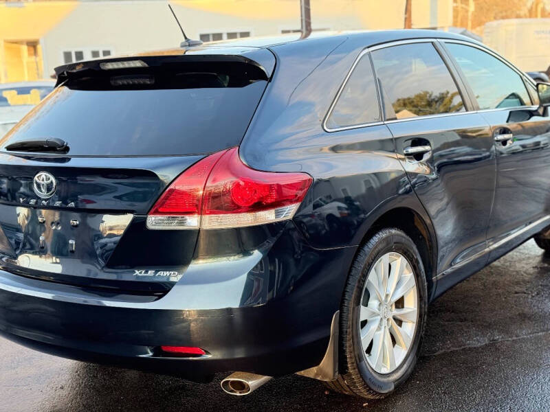 2014 Toyota Venza XLE photo 12