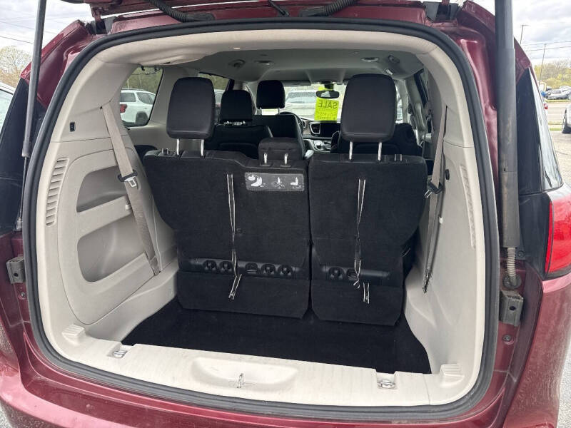 2017 Chrysler Pacifica Touring-L