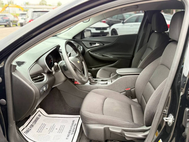2025 Chevrolet Malibu LS