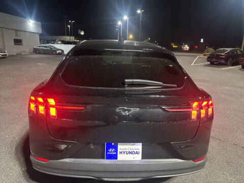 2022 Ford Mustang Mach-E Select