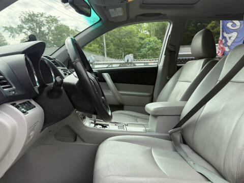 2013 Toyota Highlander SE