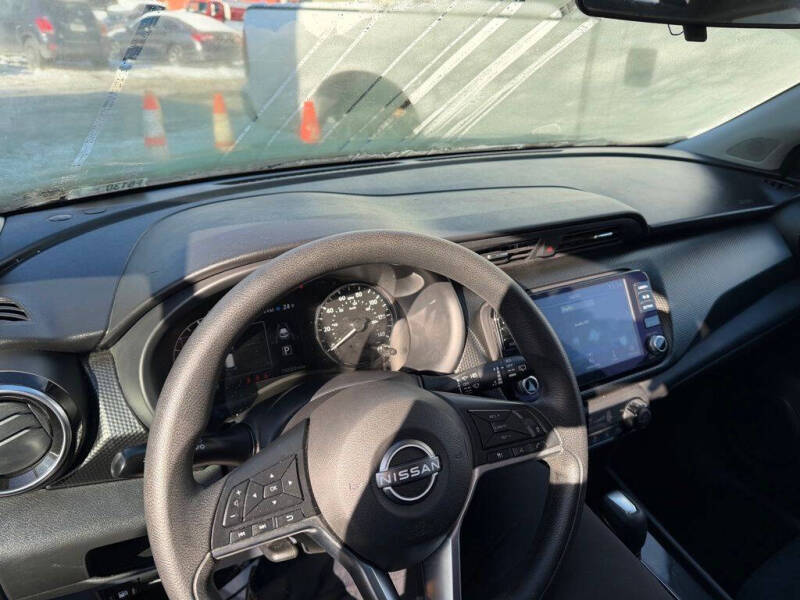 2022 Nissan Kicks SV