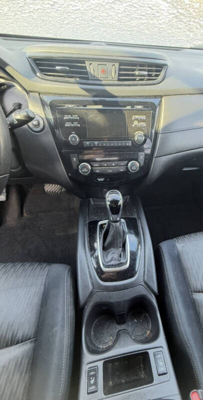 2017 Nissan Rogue SV