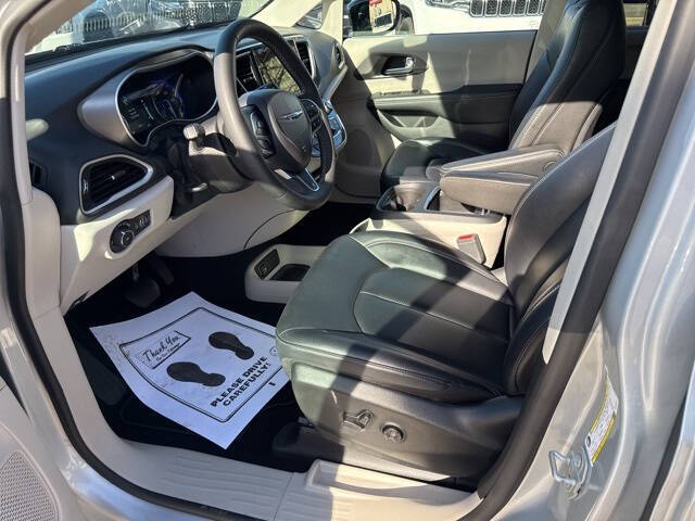 2024 Chrysler Pacifica Touring L