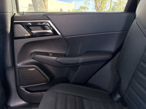 2026 Mitsubishi Outlander SE