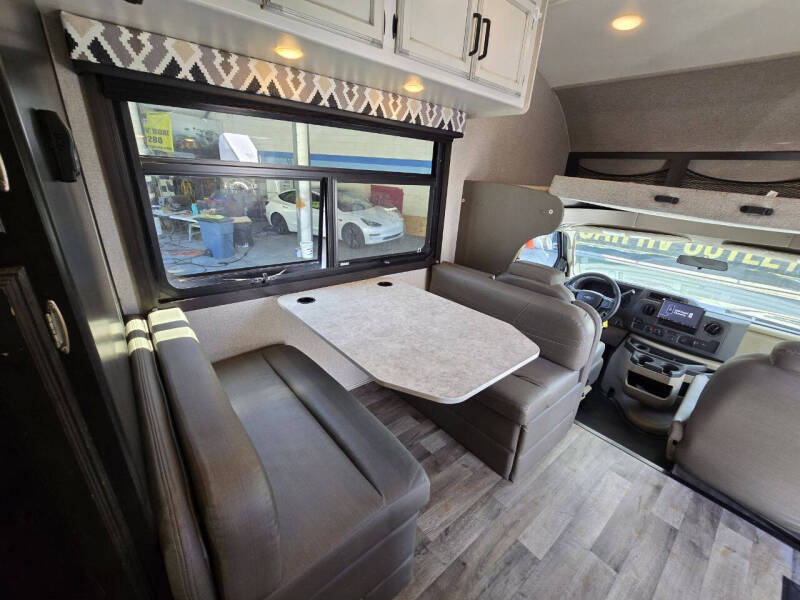 2021 Jayco Redhawk  Class C Shortly
