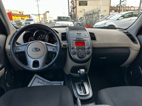 2010 Kia Soul +