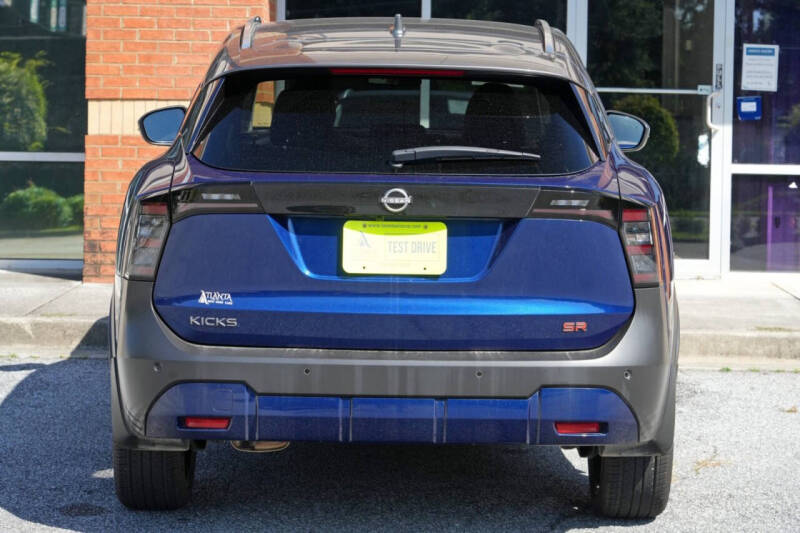 2025 Nissan Kicks SR