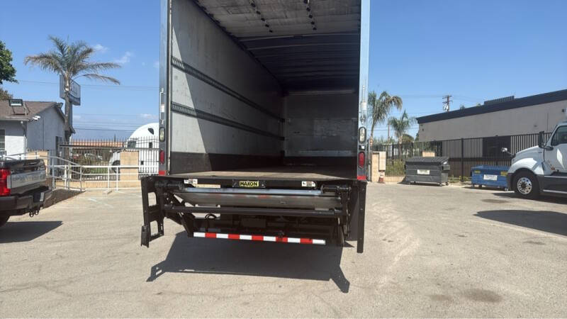 2015 Freightliner M2 106
