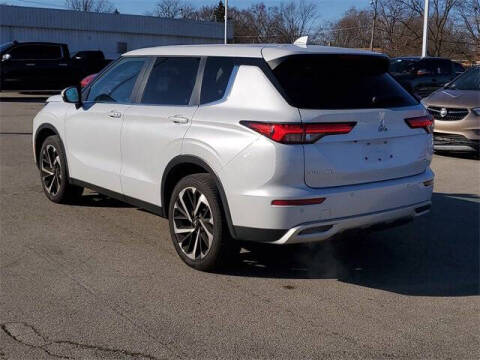 2024 Mitsubishi Outlander SE