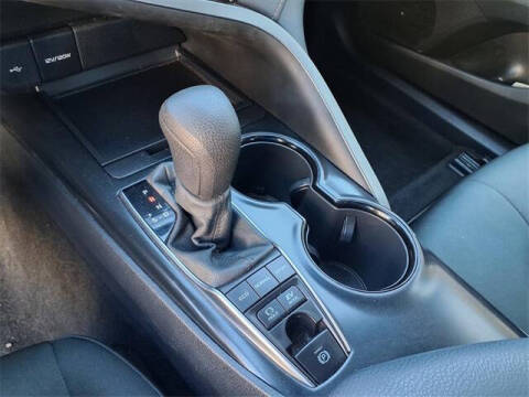 2020 Toyota Camry Hybrid LE