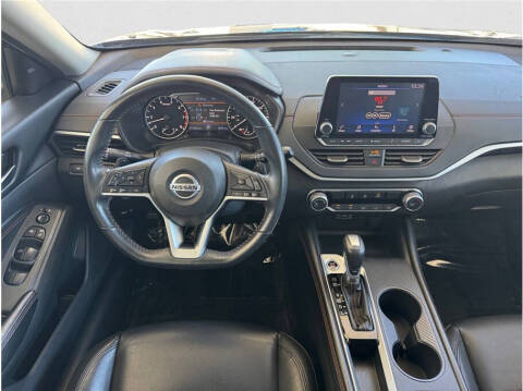 2022 Nissan Altima 2.5 SR