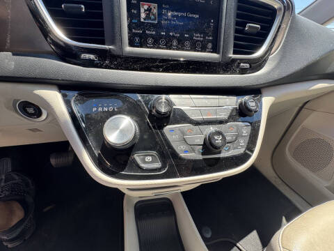2019 Chrysler Pacifica Touring L 35th Anniversary