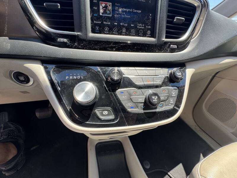 2019 Chrysler Pacifica Touring L 35th Anniversary
