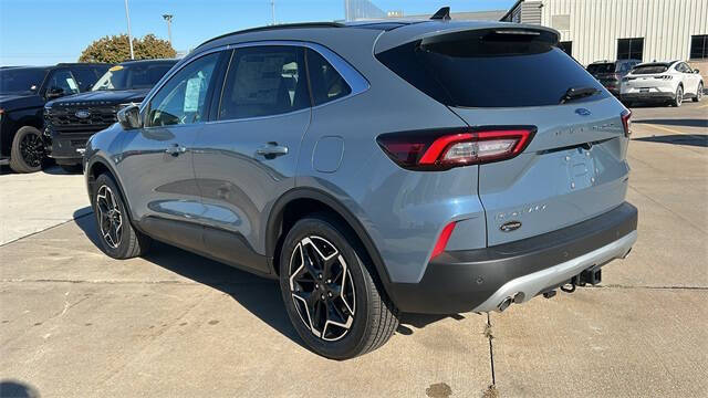 2025 Ford Escape Hybrid Platinum