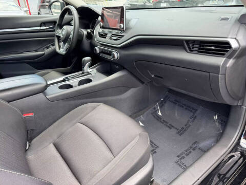 2022 Nissan Altima 2.5 SV