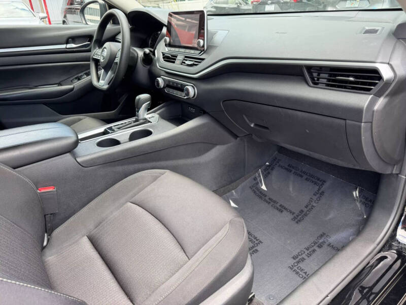 2022 Nissan Altima 2.5 SV