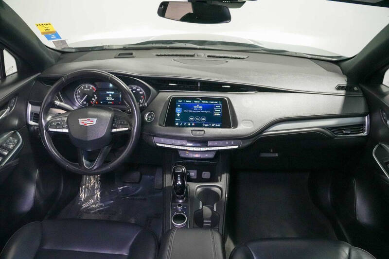 2023 Cadillac XT4 Premium Luxury