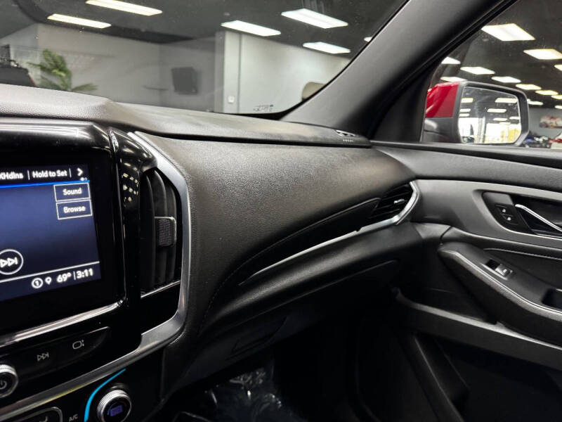 2022 Chevrolet Traverse LT Cloth