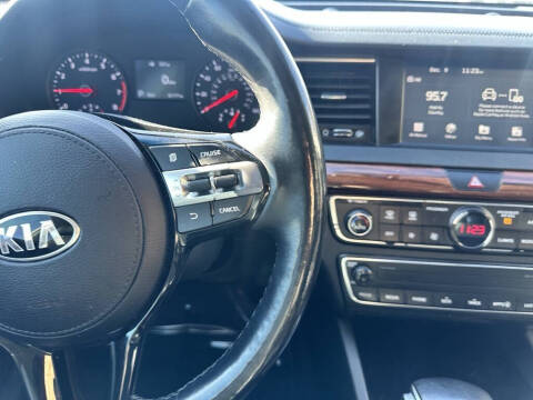 2017 Kia Cadenza Premium