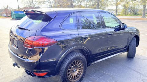 2013 Porsche Cayenne GTS