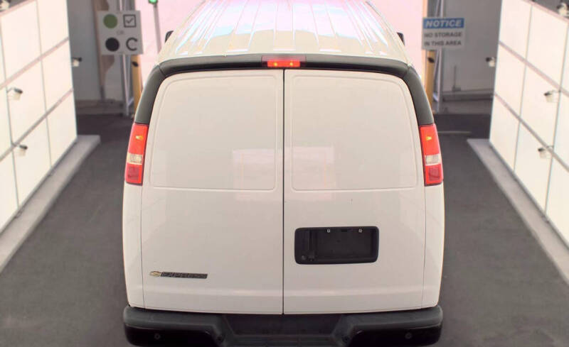 2021 Chevrolet Express 2500