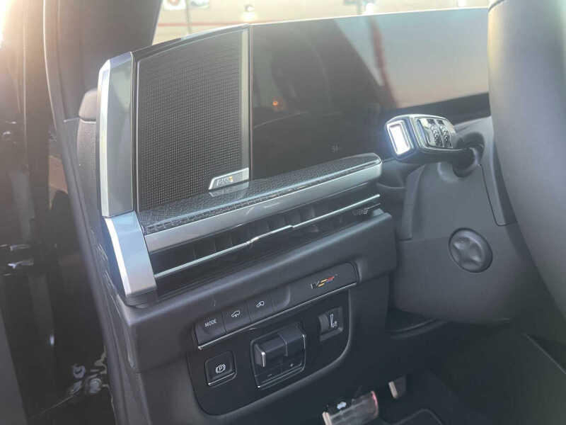 2025 Cadillac Escalade-V ESV