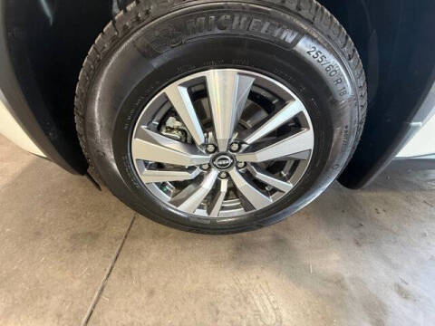 2022 Nissan Pathfinder SL