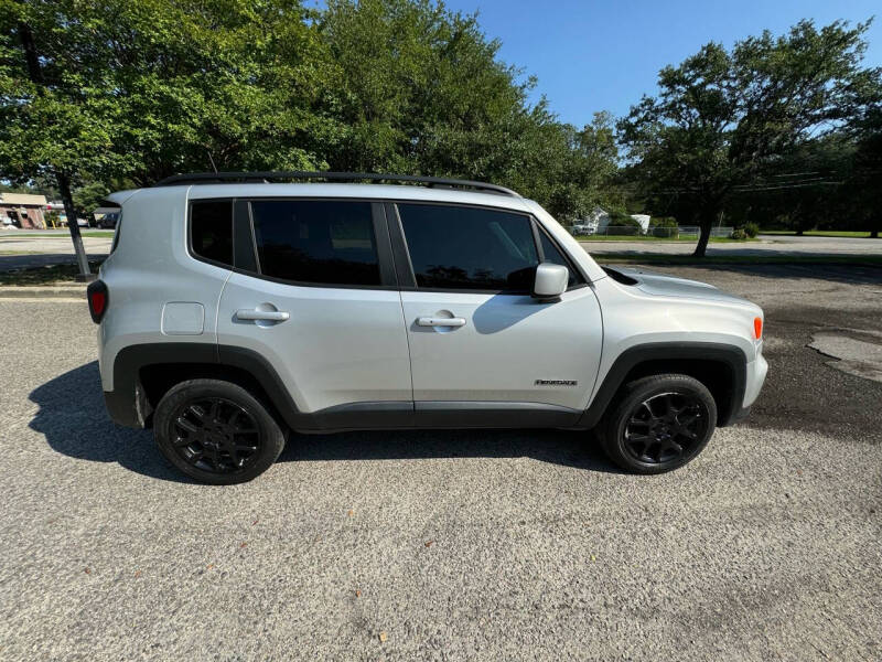 2019 Jeep Renegade Latitude photo 4