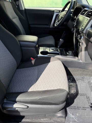 2024 Toyota 4Runner SR5