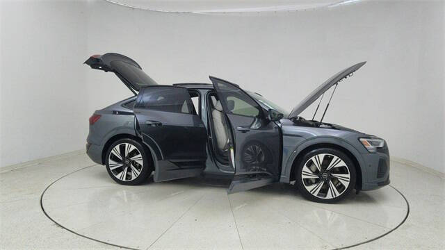 2024 Audi Q8 Sportback e-tron quattro Prestige S line