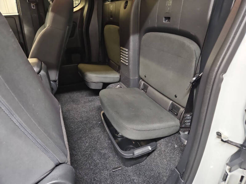 2024 Nissan Frontier S