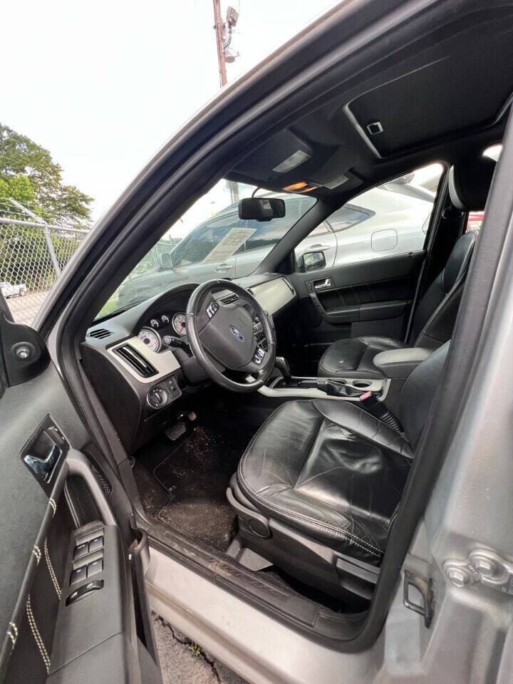 Silver 2010 Ford Focus SEL SEL 4dr Sedan 2