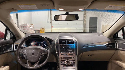 2017 Lincoln MKZ Select