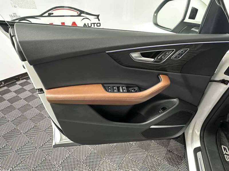 2022 Audi Q8 quattro Prestige 55 TFSI